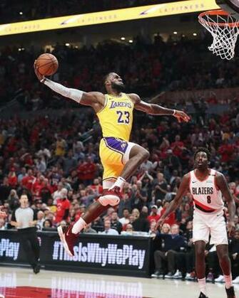 Kingjames Throws Down In The King Nike Lebron A New Era