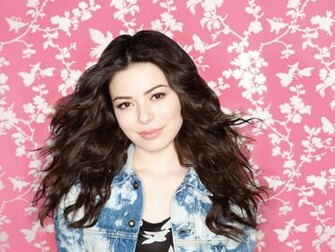 Miranda Cosgrove Wallpaper