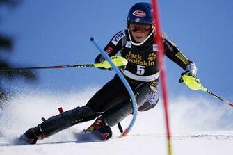 Mikaela Shiffrin Skiing Wallpaper Notefolio