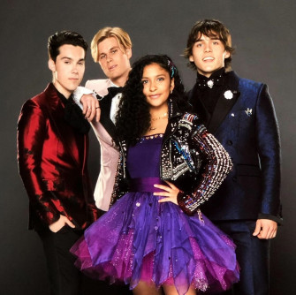 Julie And The Phantoms Wallpaper