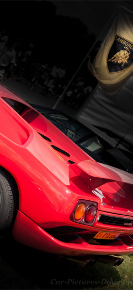 Lamborghini Diablo HD Cave iPhone Wallpaper