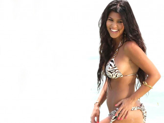 Kourtney Kardashian Hq Wallpaper