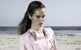 Isabel Lucas Wallpaper