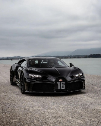 B U G A T I On Instagram All Black Chiron Pur Sport
