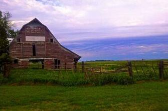 Barn Near The Tiny Town Of Frankfort Population