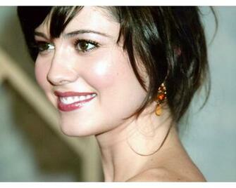 Mary Elizabeth Winstead Awesome Romana Flowers Girl