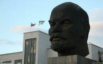 Vladimir Lenin Wallpaper Open Walls