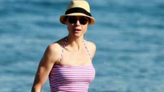 Julie Bowen HD Wallpaper
