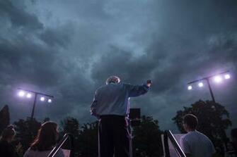 Sanders Many Bernie Backers Aren T Feeling It Politico