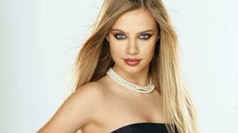 Top Xenia Tchoumitcheva Instagram Wallpaper