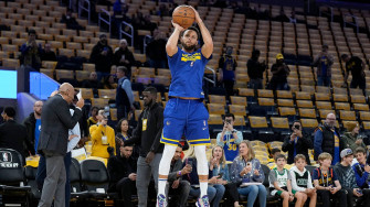 Steph Curry During A Warm Up Drill Wallpaper
