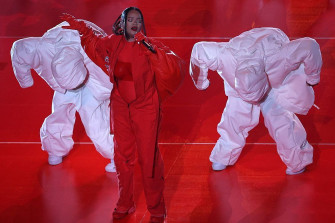 Super Bowl Photos See Pics Of Rihanna S Halftime Show