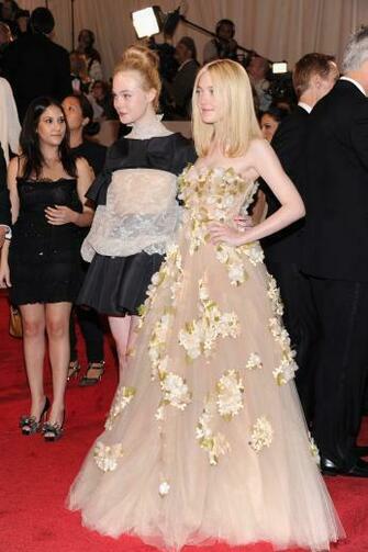 Dakota Fanning Image Alexander Mcqueen Savage Beauty Costume