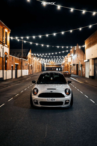 Mini Cooper John Works With Fifteen52 Turbomac