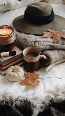 Cozy Fall Aesthetic Thanksgiving Wallpaper