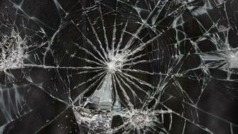 Crack Screen Wallpaper