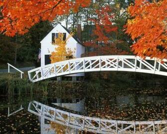 Autumn Season Maine Crossing Hancock Wallpaper