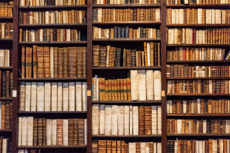 Top Shelves Wallpaper Full HD 4k To Use