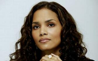 HD Wallpaper Hollywood Actress Halle Berry