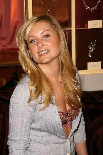 Jessica Capshaw HD Desktop Wallpaper