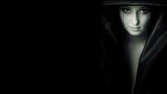 Woman With Pretty Eyes Wallpaper