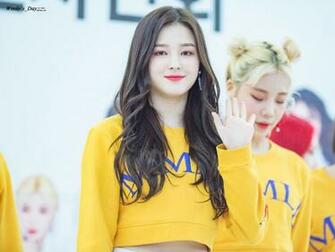 Nancy Momoland Foto