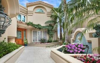 House Courtyard Wallpaper Background