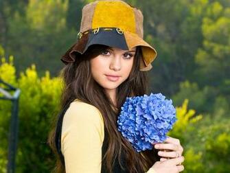 Selena Gomez Desktop Wallpaper