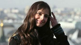 Smiling Jordana Brewster Wallpaper
