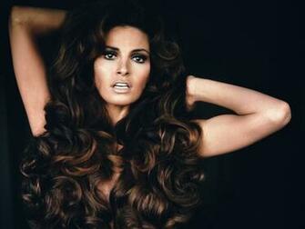 Pin Raquel Welch Wallpaper Celebrities