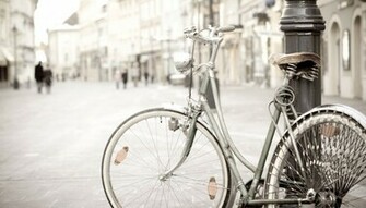 Old Bicycle In The City Center Wallpaper Compu High