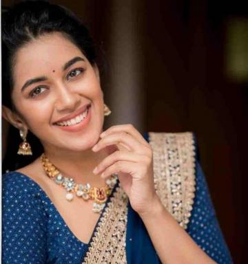 Mirnalini Ravi Wiki Biography Boy Friend Age Height And More