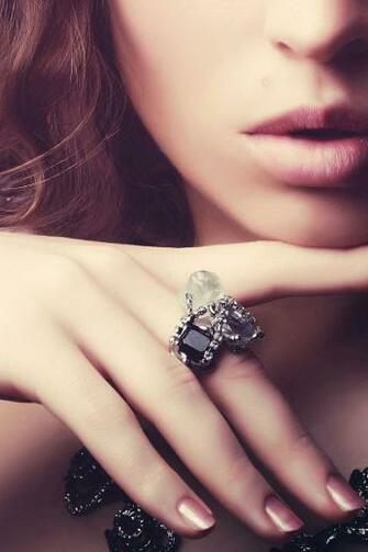 Fashionable Girly Wallpaper For iPhone