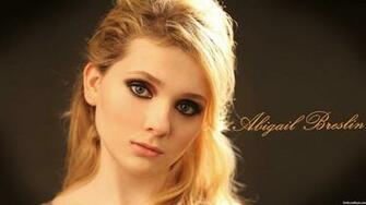 Abigail Breslin HD Wallpaper For Desktop