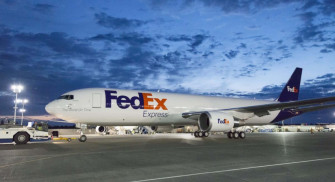 Delivering Smiles With Fedex Wallpaper