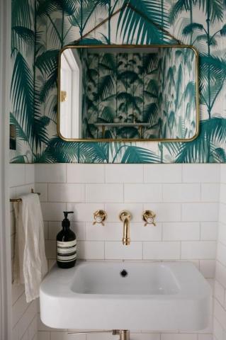 Working With A Small Space Try Adding An Oblong Mirror To Show