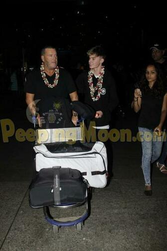 Ajay Kajol Head To Singapore Athiya And Hrvy Papped At