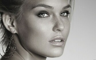 Face Black And White Bar Refaeli