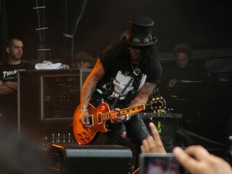 Wallpaper Slash