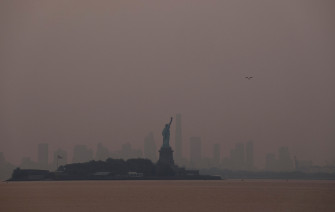 Living In Sepia Photos From Nyc Show Thick Wildfire Smoke
