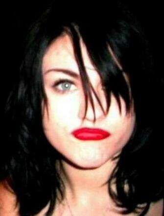 Frances Bean Cobain Image Wallpaper And