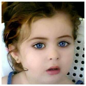 Funmozar Cute Baby Girl Wallpaper