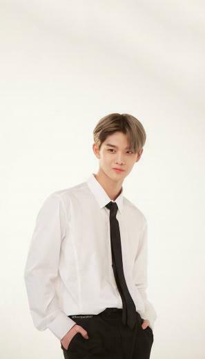 Wanna One Bae Jinyoung X Shinan Bank Wallpaper Bias