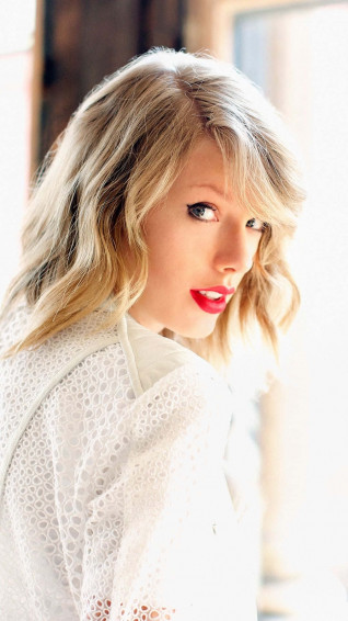 Taylor Swift iPhone Wallpaper