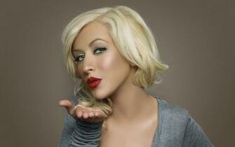 Christina Aguilera Kiss Celebrity HD Wallpaper