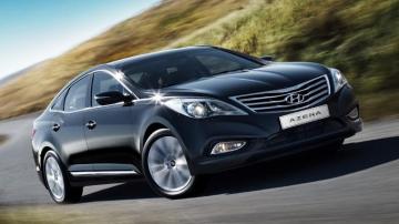 New Hyundai Azera Luxury Black Car On Road