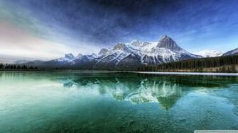 Mountain Lake Scenery Wallpaper