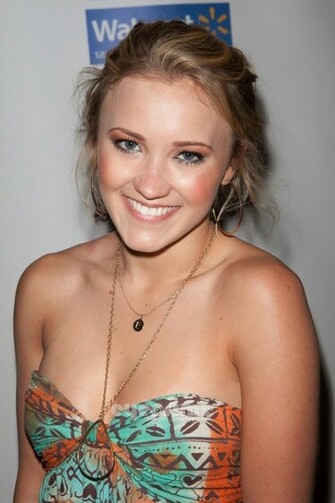 File Name Emily Osment HD Photo Wallpaper