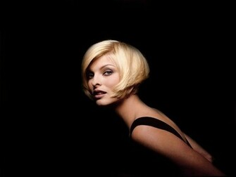Linda Evangelista Wallpaper