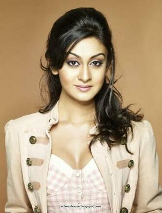 Tamil Actress HD Wallpaper January